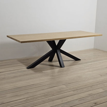 Tavolo in Legno di Rovere con gambe di metallo