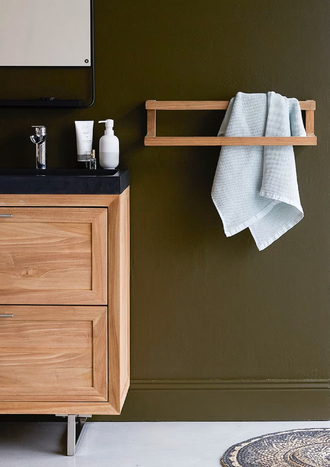 Porta asciugamani da parete in legno massello